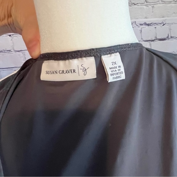 Susan Graver gray blue floral sequined top size 2x - Picture 5 of 5